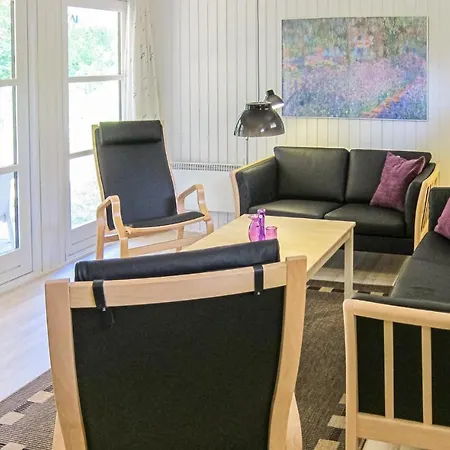 3 Bedroom Stunning In Aakirkeby