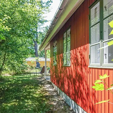 펜션 3 Bedroom Stunning In Aakirkeby *